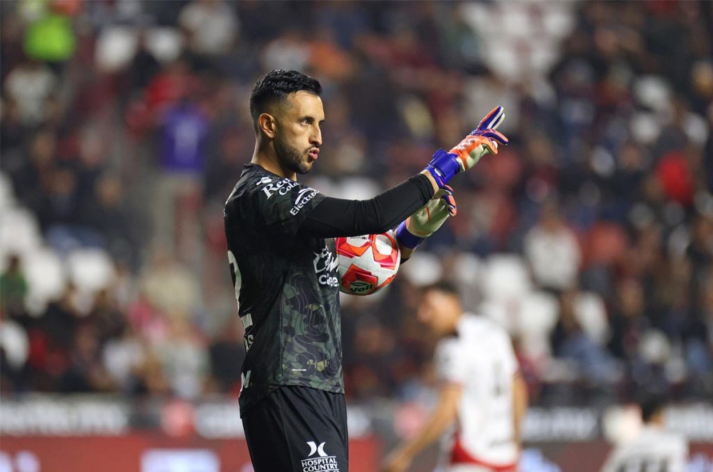 Camilo Vargas quiere seguir en los Rojinegros del Atlas