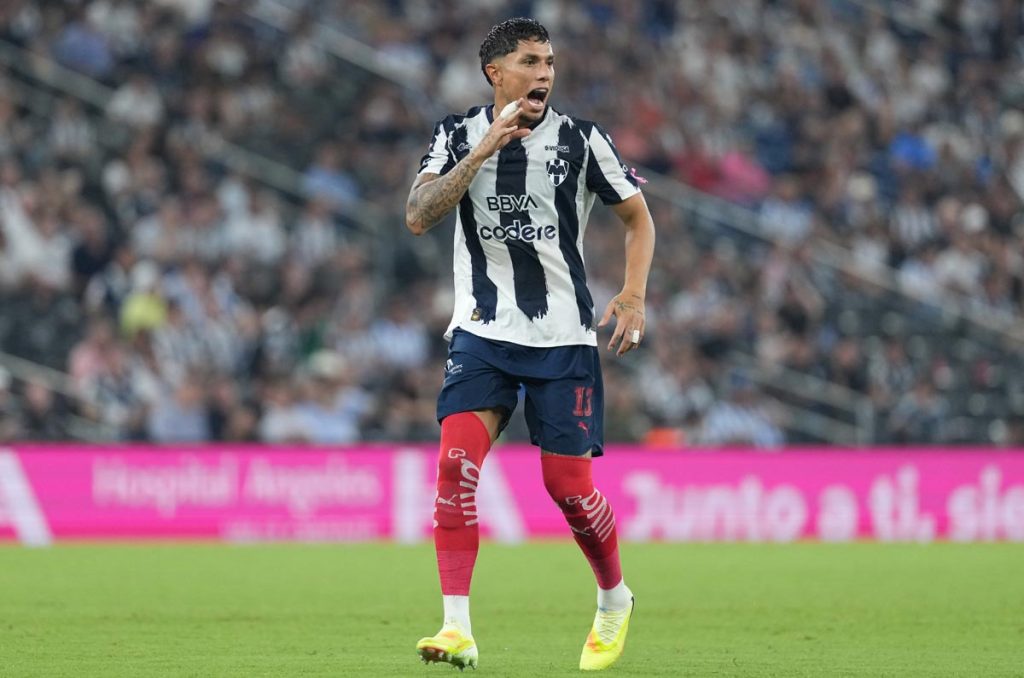 Carlos Salcedo se ha ofrecido a Gremio e Internacional de Porto Alegre