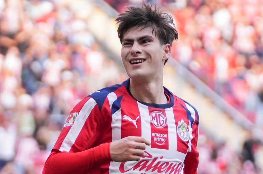 Hormiga González espera para renovar su contrato con Chivas