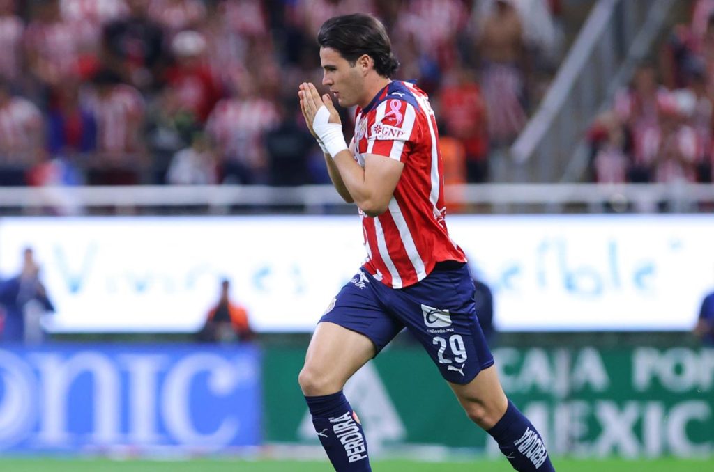 Chivas le pone condiciones a Yael Padilla y Teun Wilke