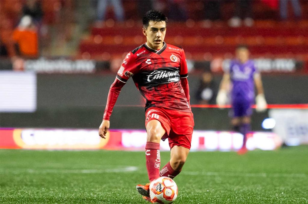 Chivas hará un intento por Gilberto Mora