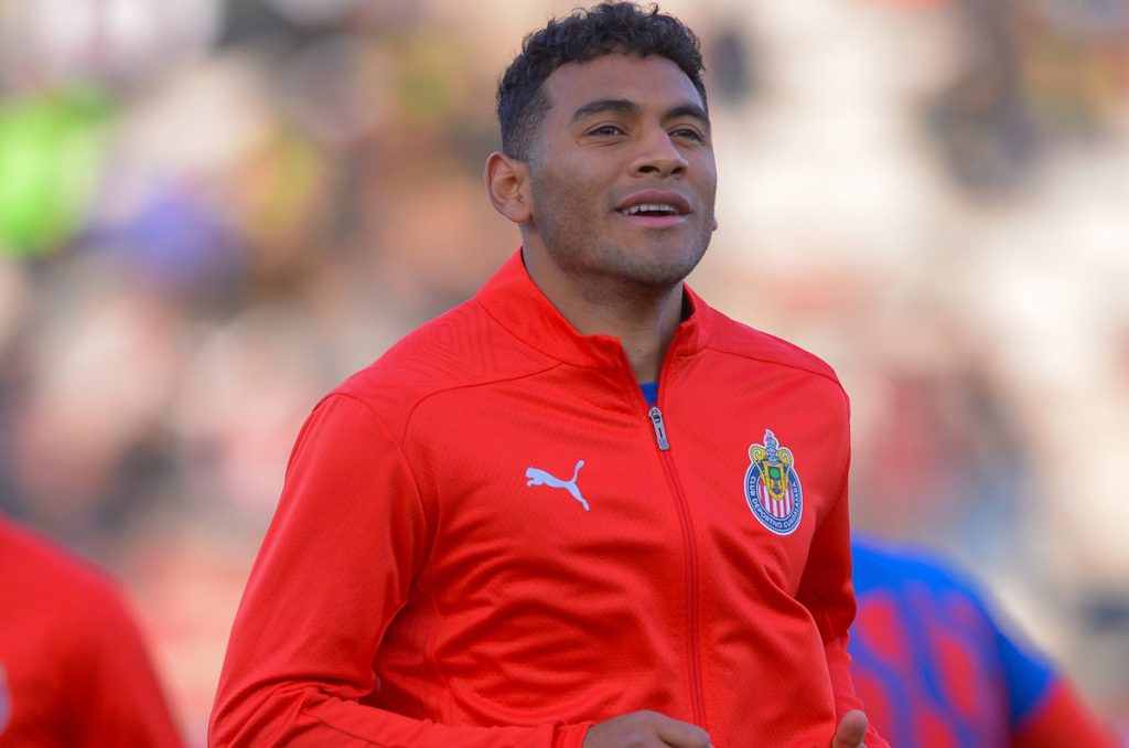 Chivas se resiste a hacer limpia en el plantel