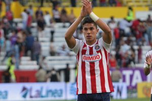 ¿Cuánto le costaría a Chivas el regreso de Carlos Salcedo?