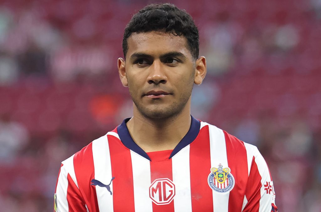 Tiba Sepúlveda se quedaría en Chivas para el Clausura 2026