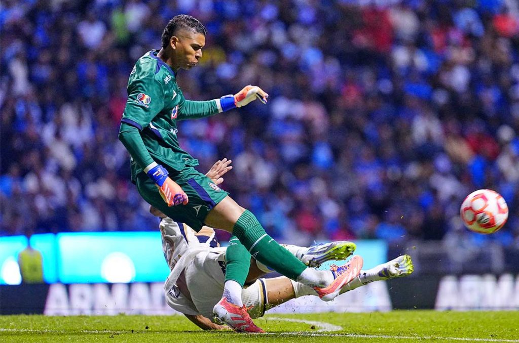 Kevin Mier estará fuera de actividad por una fractura de tibia