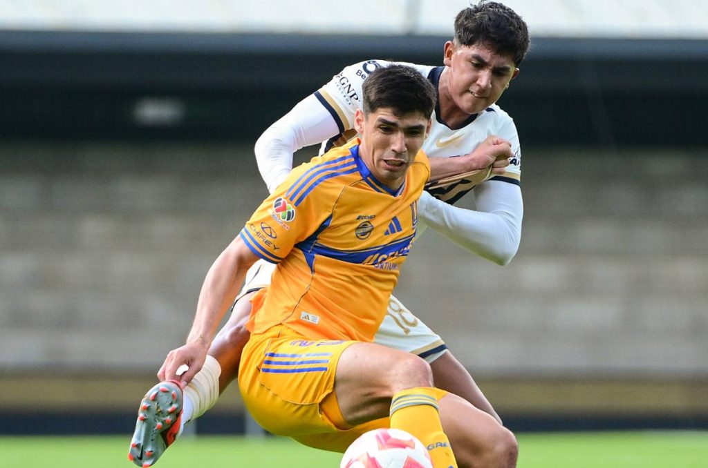 Leonardo Flores goleador mexicano de los Tigres UANL