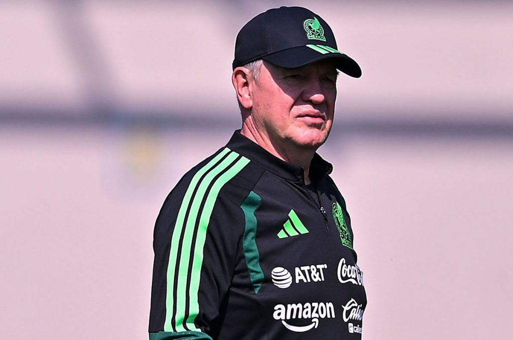 Javier Aguirre prepara el partido vs Uruguay