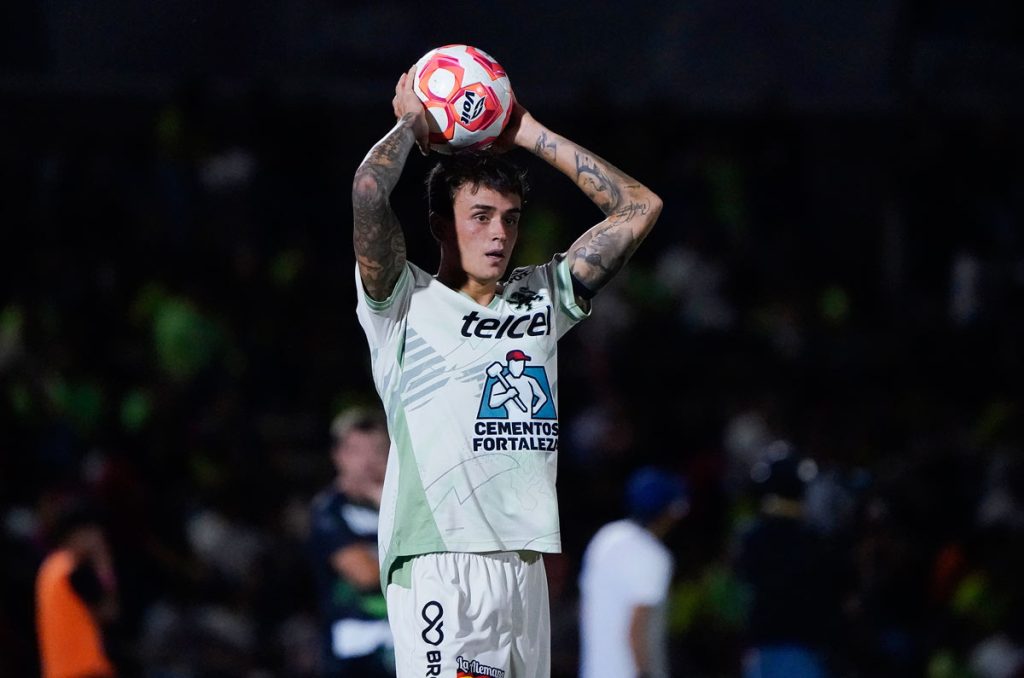 Nicolás Fonseca está buscando su salida de León