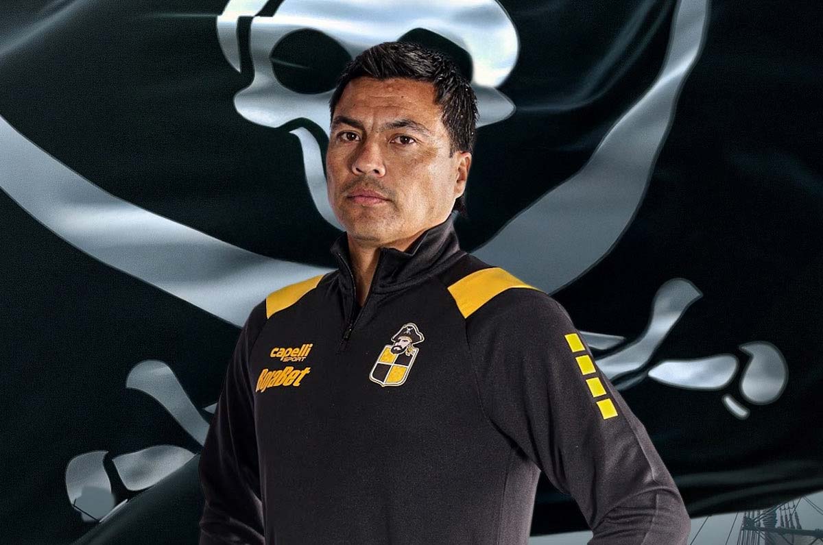 Quién es Esteban González, nuevo DT de Querétaro