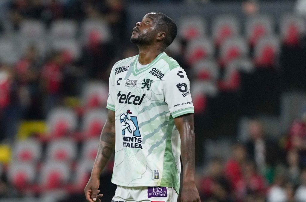 Stiven Barreiro, defensa que termina su contrato con León