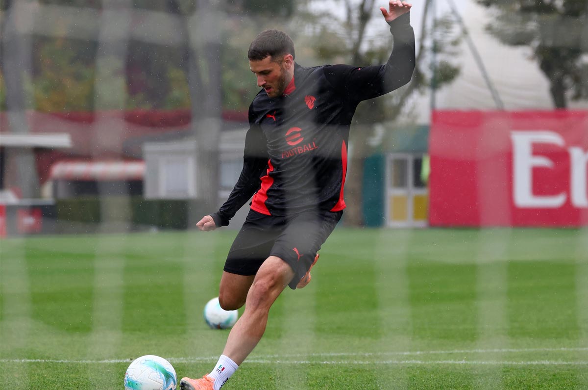 Agente de Santi Giménez: “La idea de dejar el Milán no existe”