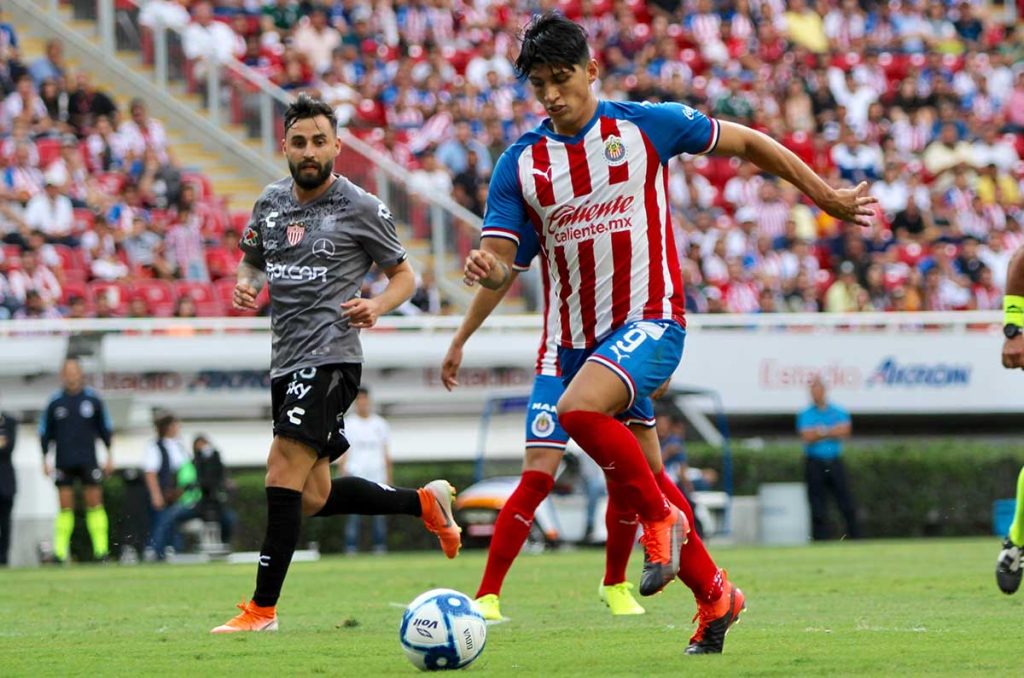 Alan Pulido sería nuevo jugador de Necaxa