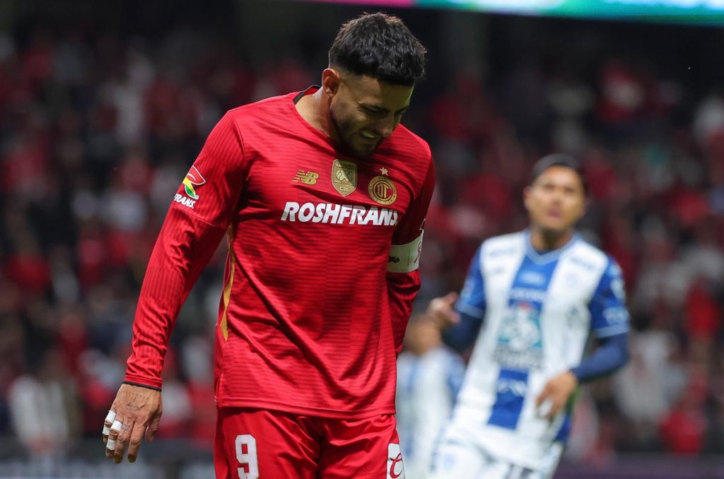 Alexis Vega sigue estando en duda con Toluca
