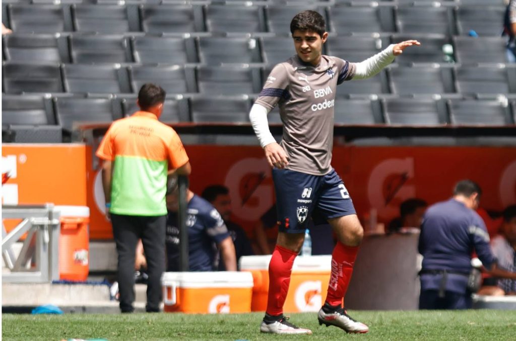César Garza se suma al Pumas de Efraín Juárez