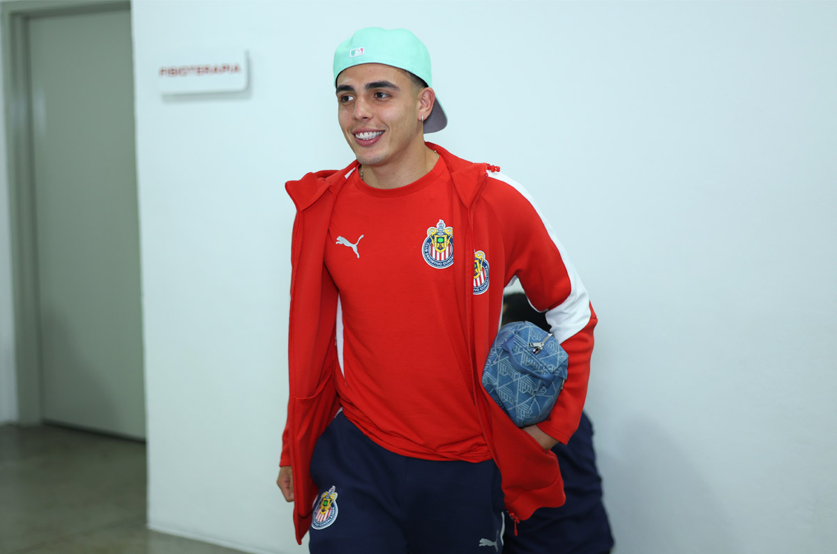 Chivas toma una decisión al respecto de Hugo Camberos