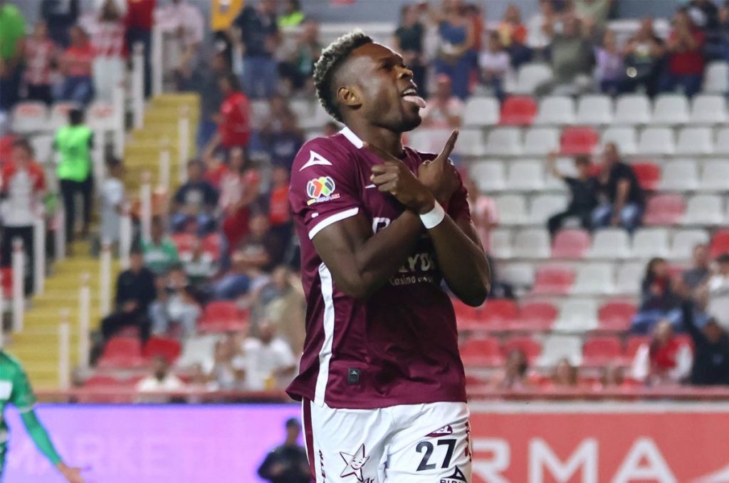 Diber Cambindo sigue siendo opción para los Pumas de la UNAM