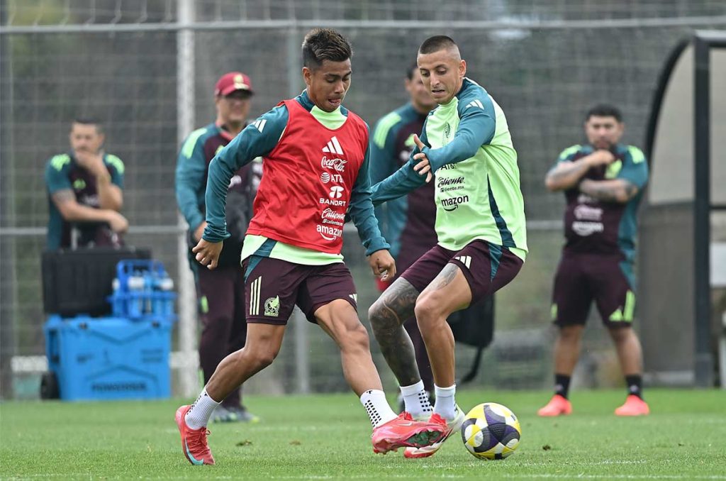 Efraín Álvarez y Piojo Alvarado, entre los más valiosos de Chivas