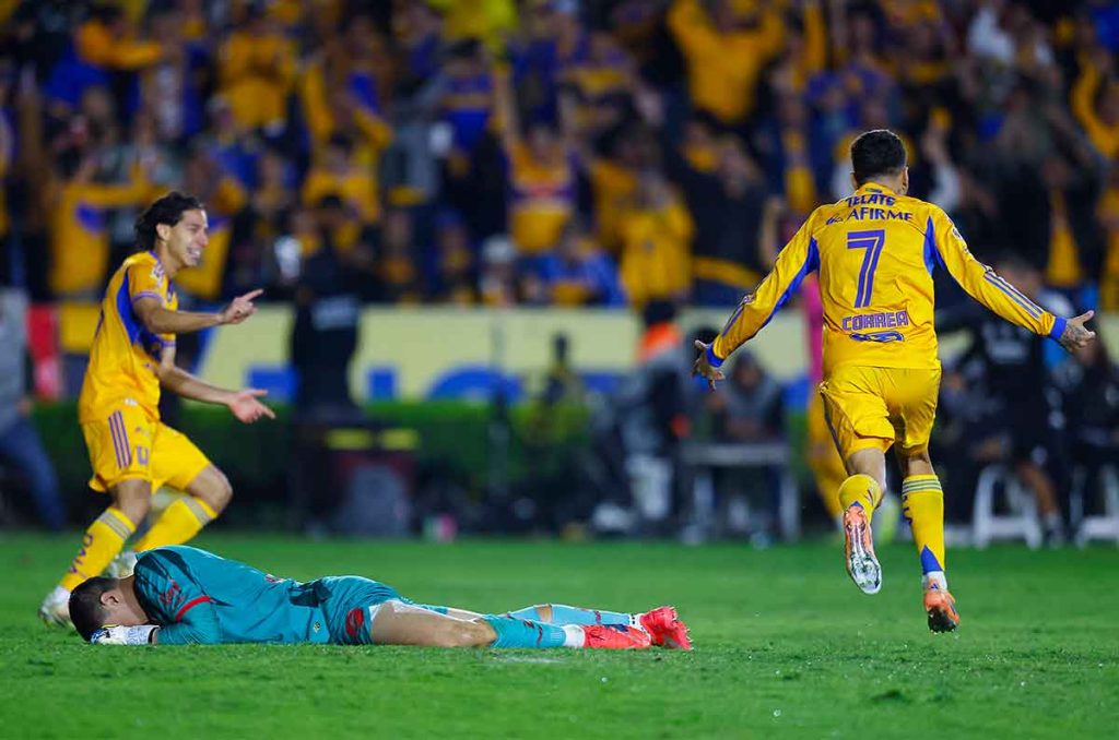 Hugo González cometió un grave error que le da la venta a Tigres