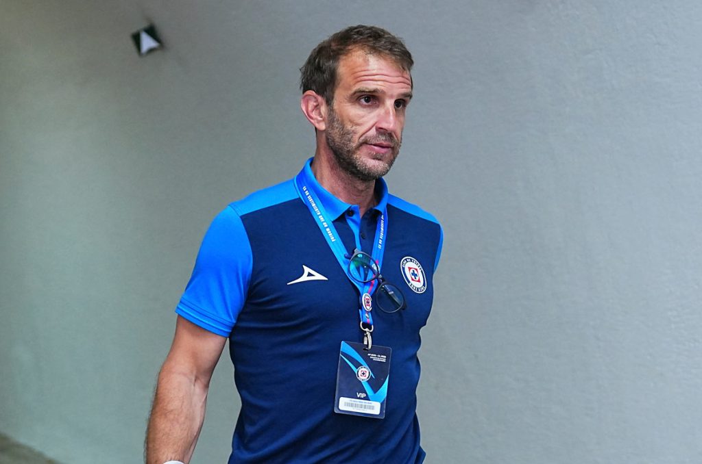 Iván Alonso estaría cerca de quedar fuera de Cruz Azul