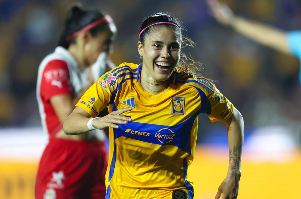 Jacqueline Ovalle anotó un gol que quedó para la posteridad