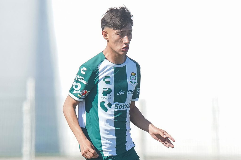 Juan Carlos Echilvestre, jugador promesa de Santos Laguna