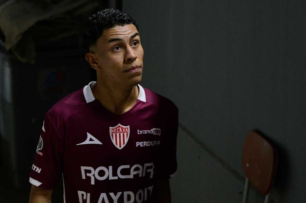 La carta de Johan Rojas pertenece a Rayados, pero no está asegurada su permanencia