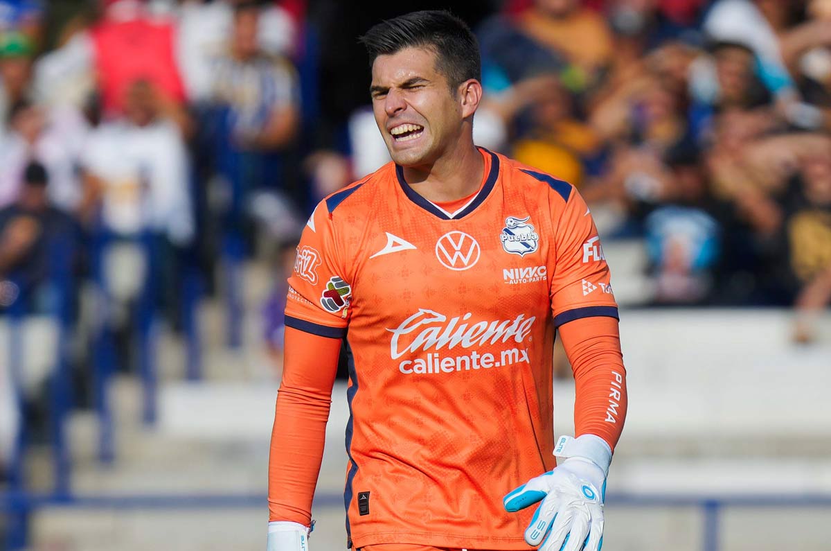 Puebla quiere fuera a Julio González
