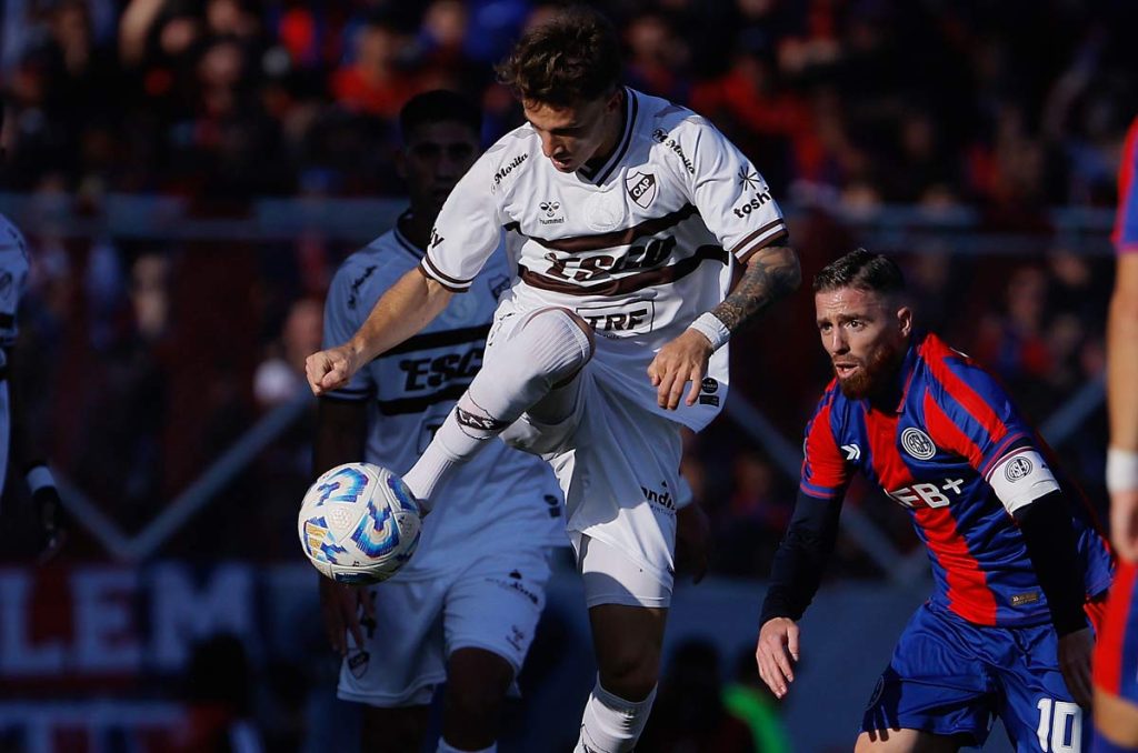 Ronaldo Martínez, delantero paraguayo cerca de Pumas