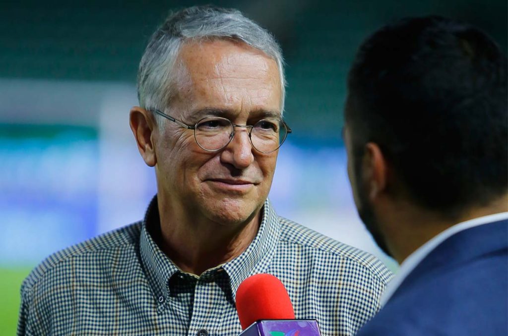 Ricardo Salinas Pliego mantendrá el Viernes Botanero con Atlante