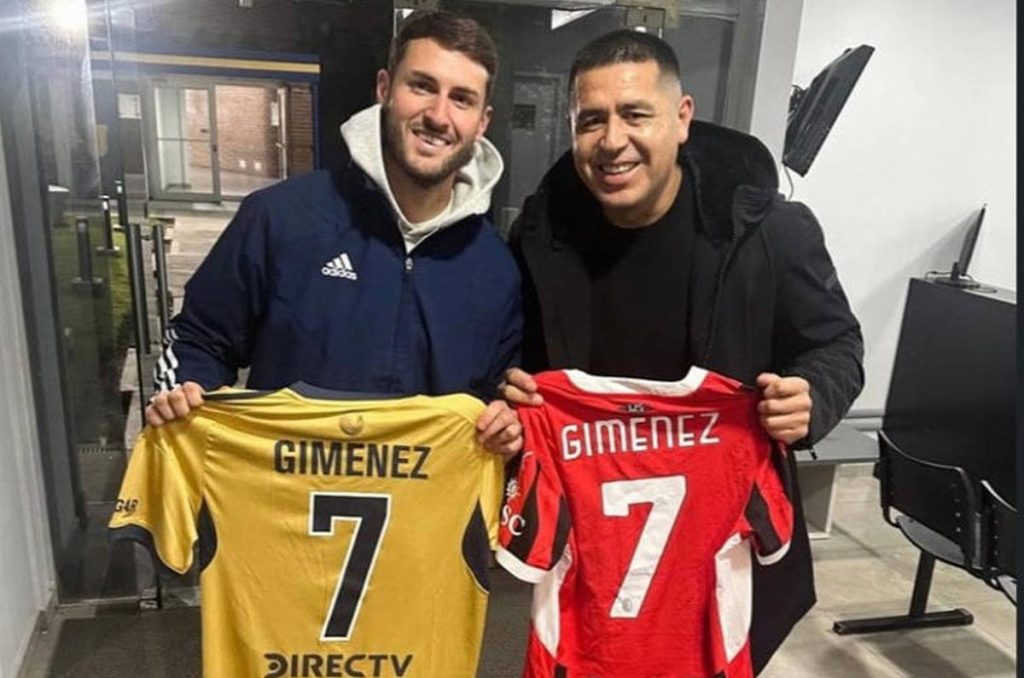 Santiago Giménez podría recalar en Boca Juniors