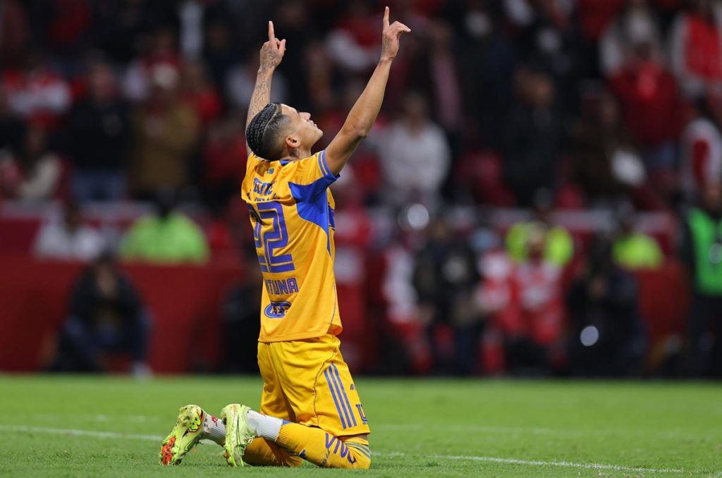 Uriel Antuna y su salario en Tigres UANL