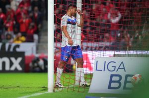 Además de Sergio Ramos, otro defensa quiere irse de Rayados de Monterrey