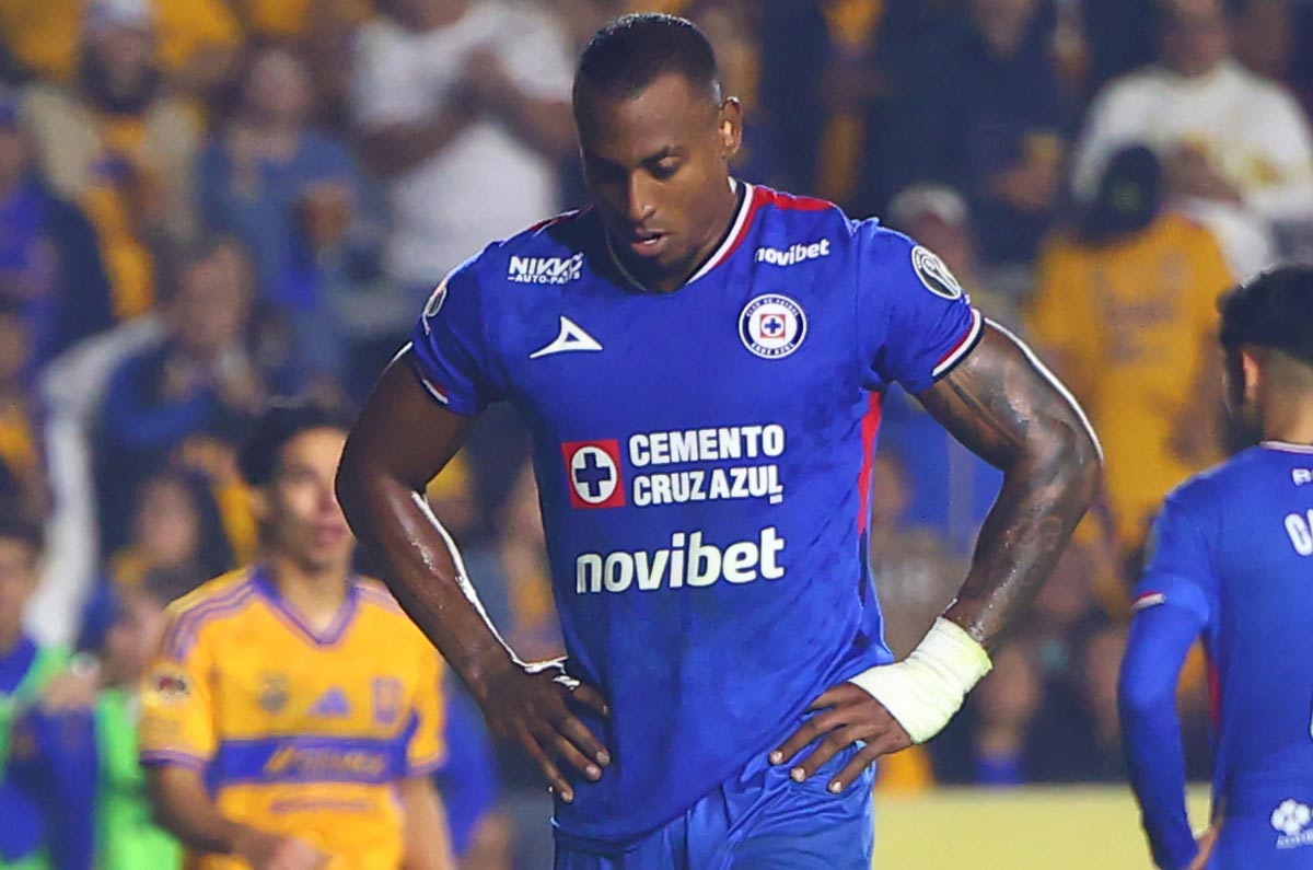 Willer Ditta tiene cláusula millonaria para salir de Cruz Azul