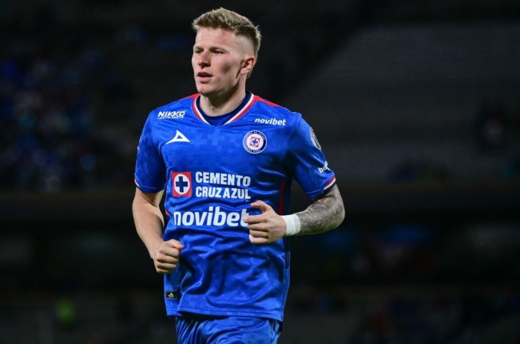 CRUZ AZUL Y HOUSTON: UN FICHAJE EN PAUSA