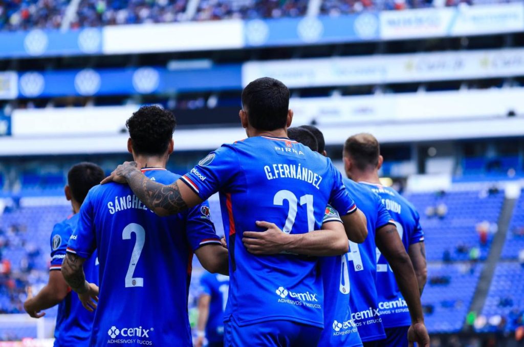 CRUZ AZUL Y HOUSTON: UN FICHAJE EN PAUSA 1