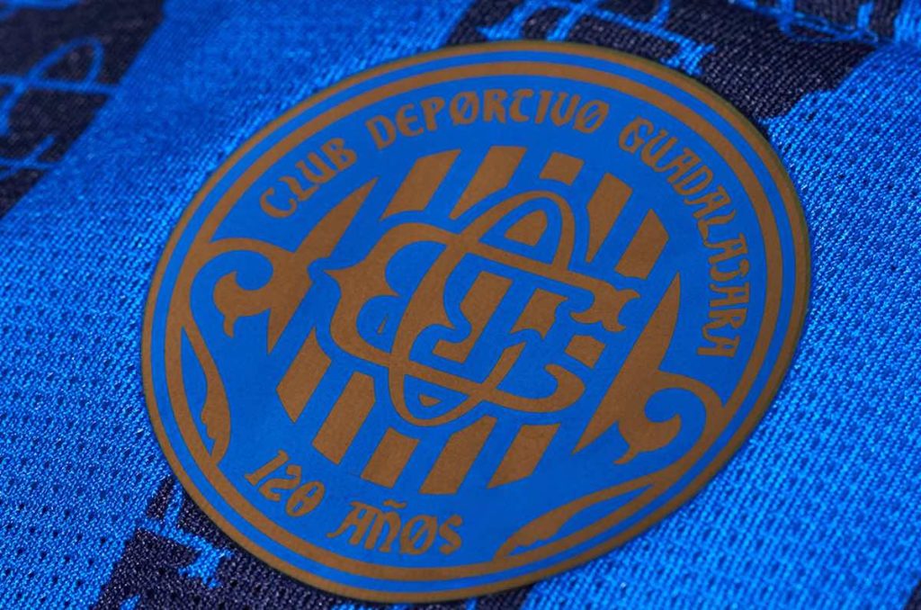 Chivas presenta jersey alternativo 1