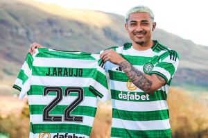 Julián Araujo, segundo mexicano en el Celtic de Escocia