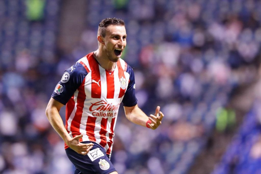 Los 8 futbolistas que han jugado en Chivas, Pumas y Cruz Azul 6