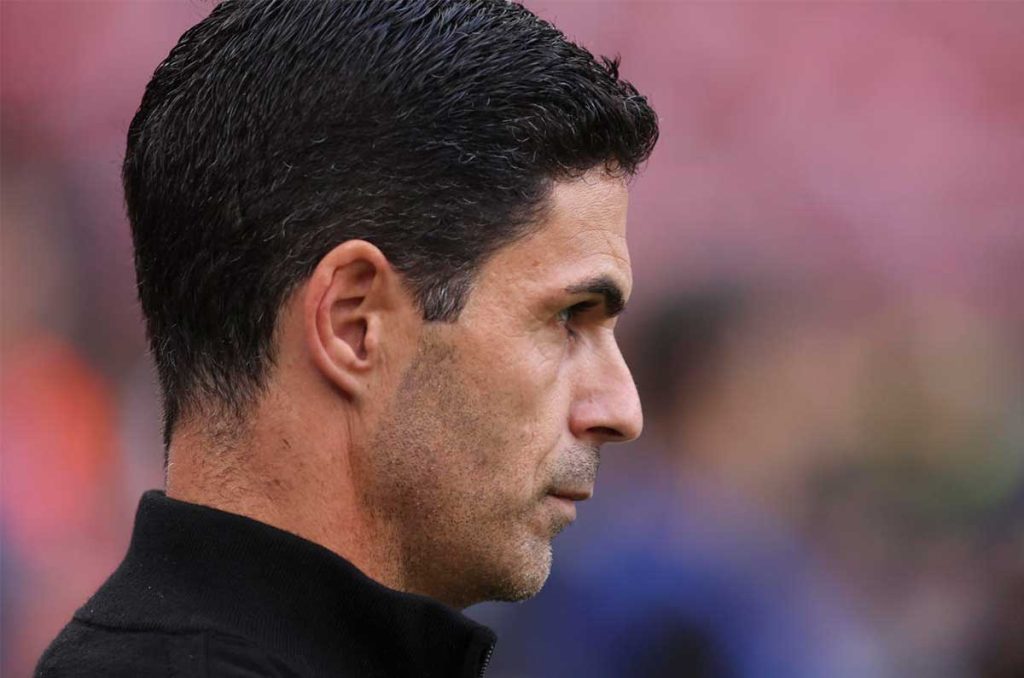 Mikel Arteta tiene al Arsenal en lo más alto de la Premier League