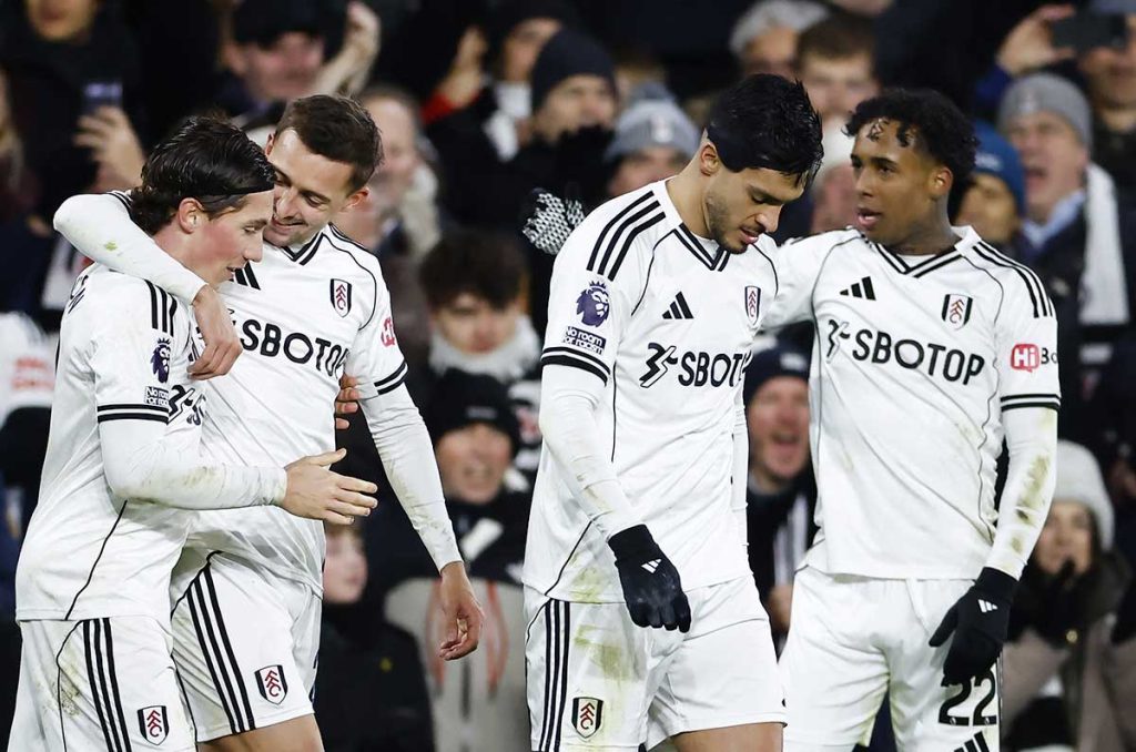 Raúl Jiménez lidera al Fulham y decide el triunfo ante Chelsea