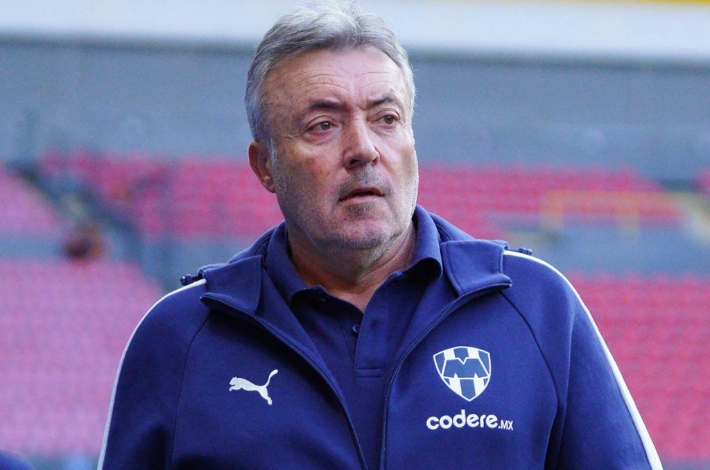 Domènec Torrent parece tambalearse como entrenador de Rayados de Monterrey