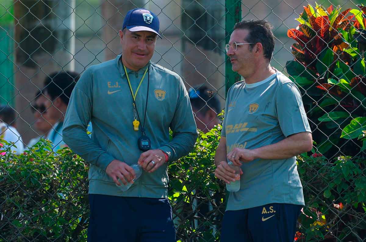 Revelan cláusulas en el contrato de Efraín Juárez con Pumas