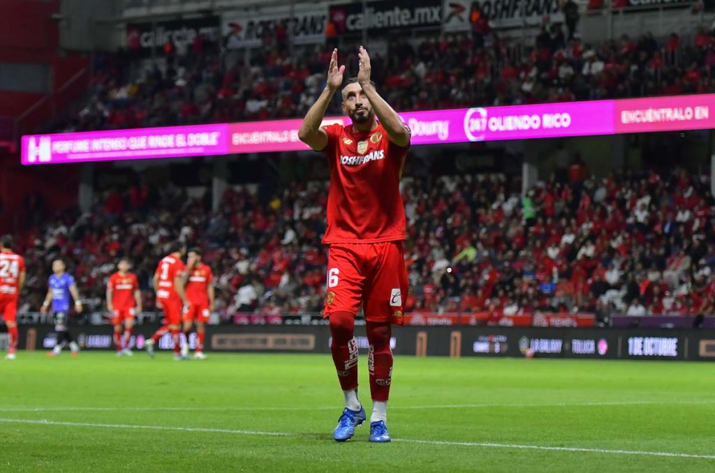 Héctor Herrera se va de Toluca