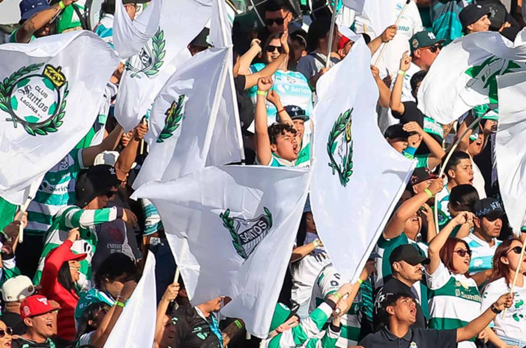 Aficionados de Santos Laguna reportan despojo de sus abonos