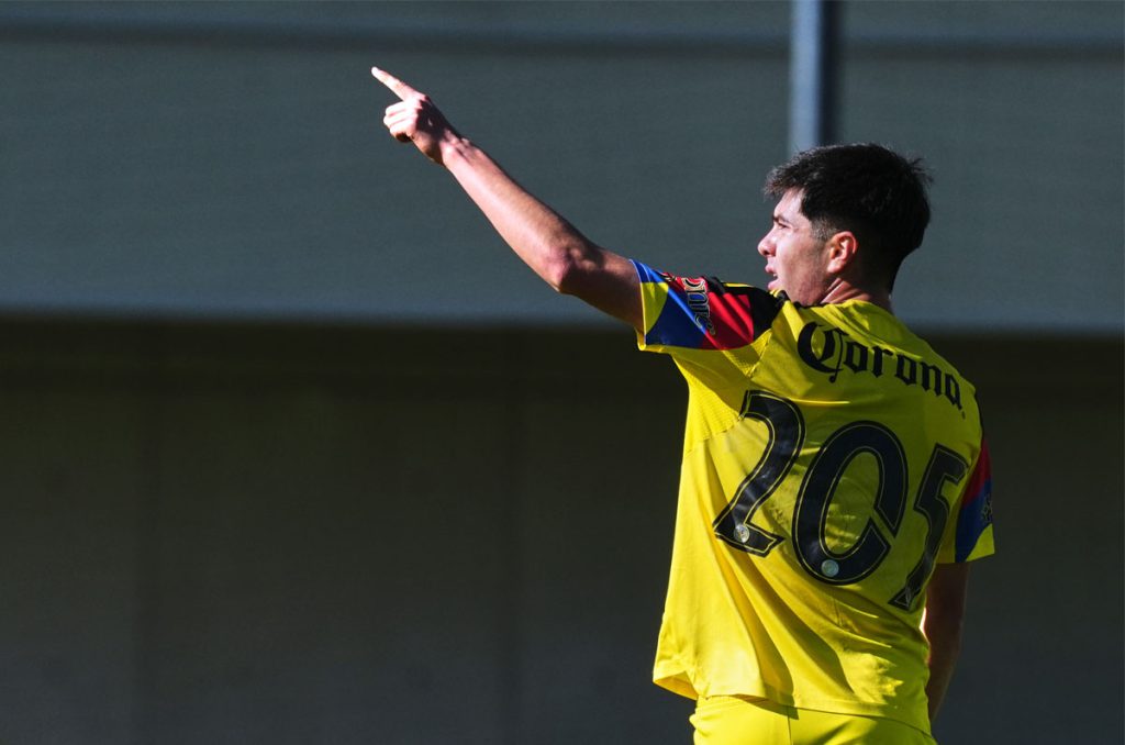 Diego Reyes de América se va hacia el Flamengo