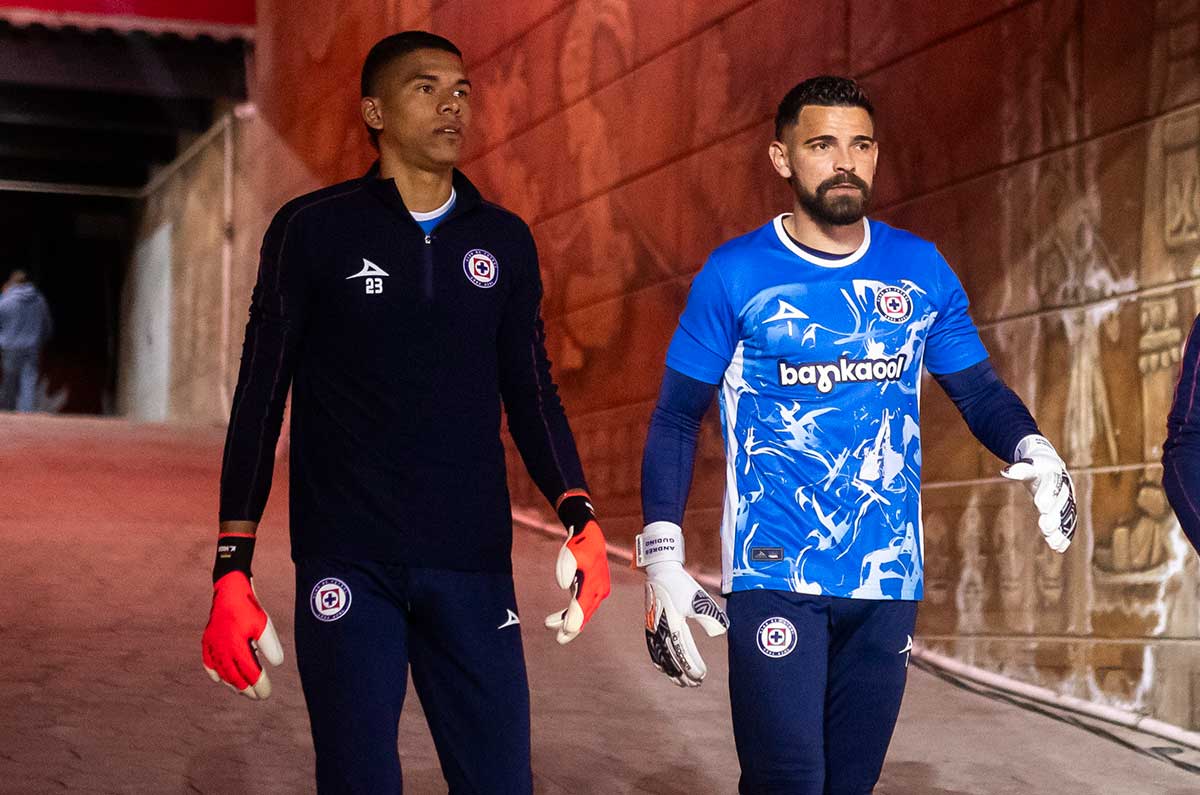 Cruz Azul: Andrés Gudiño titular y vender a Kevin Mier