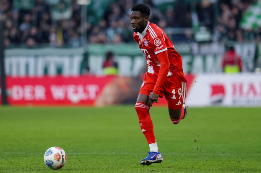 Lesión Alphonso Davies enciende las alarmas en Canadá 0