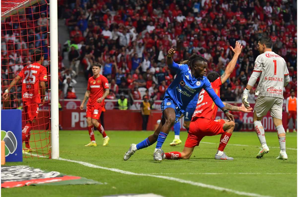 Christian Eberé va por el título con Cruz Azul y ya dejó clara su postura