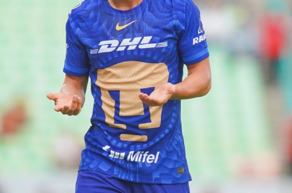 Efraín Juárez lo alineó 24 partidos y hoy lo tiene borrado de Pumas