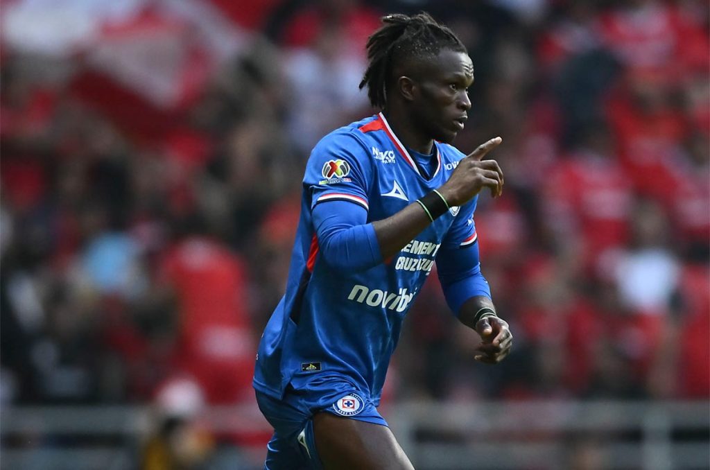 Christian Ebere, uno de los refuerzos de Cruz Azul para el Clausura 2026